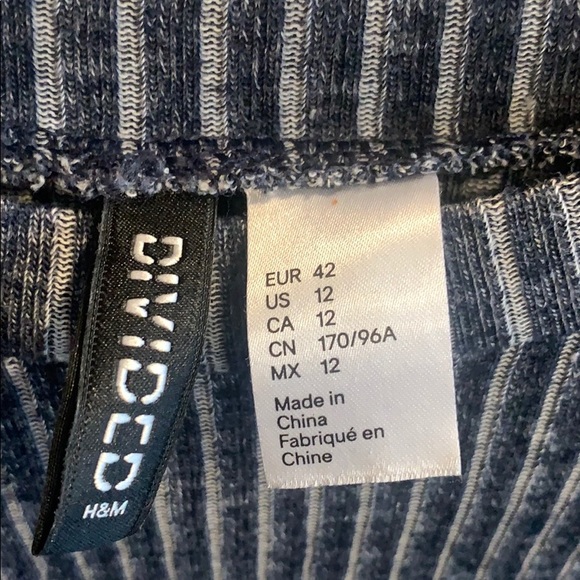 H&M Divided Ribbed Dress - Picture 3 of 3